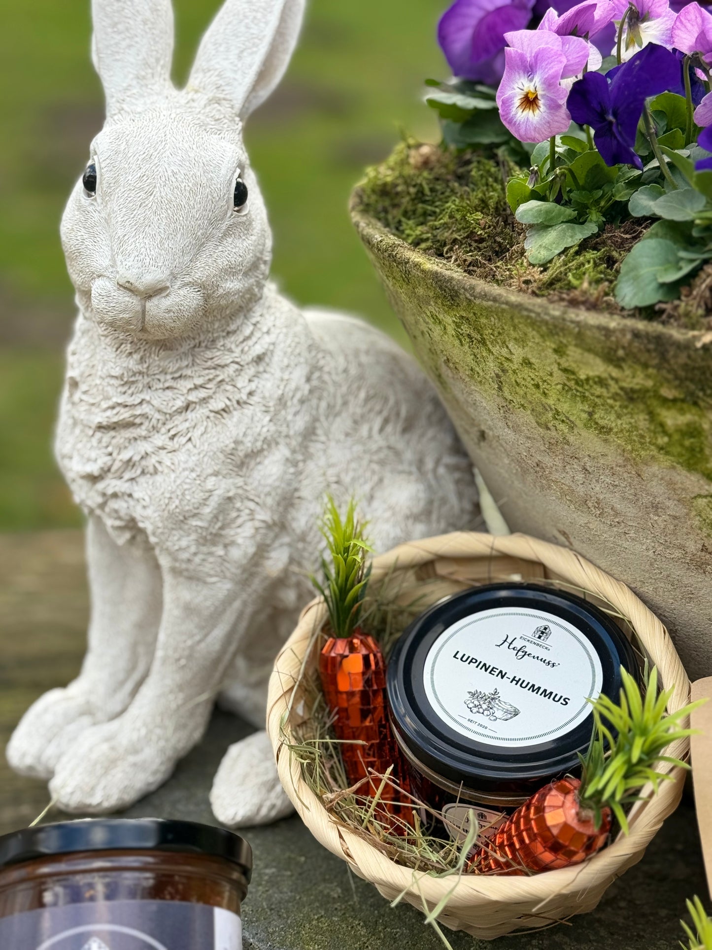 Lupinen-Hummus im Osternest - Kleines & feines Mitbringsel/Geschenk